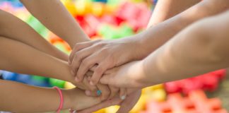 Unibail-Rodamco-Westfield niosąc pomoc w czasie izolacji, jednocześnie jednoczy lokalne społeczności Grupa Unibail-Rodamco Westfield