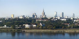 DIAGNOSTYKA poszerza skalę badań dla medyków w Warszawie. Powstaje drugi mobilny punkt pobrań z bezpłatnymi testami na Covid-19 mobilny punkt pobrań