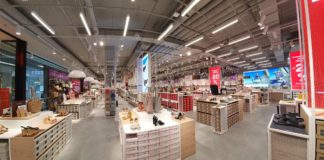 Galeria Tęcza z większym salonem CCC CCC