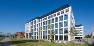 West 4 Business Hub z pozwoleniem na użytkowanie West 4 Business Hub