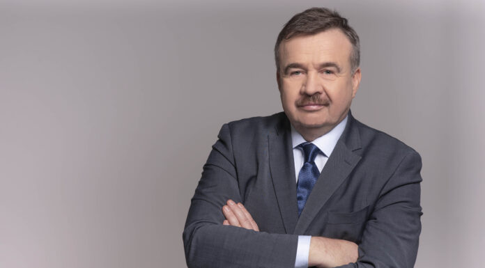 Trei zapowiada dwa otwarcia parków handlowych w grudniu i wzmacnia wewnętrzny dział najmu