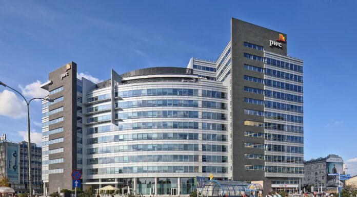 CLEAR CHANNEL POLAND NOWYM NAJEMCĄ INTERNATIONAL BUSINESS CENTER International Business Center