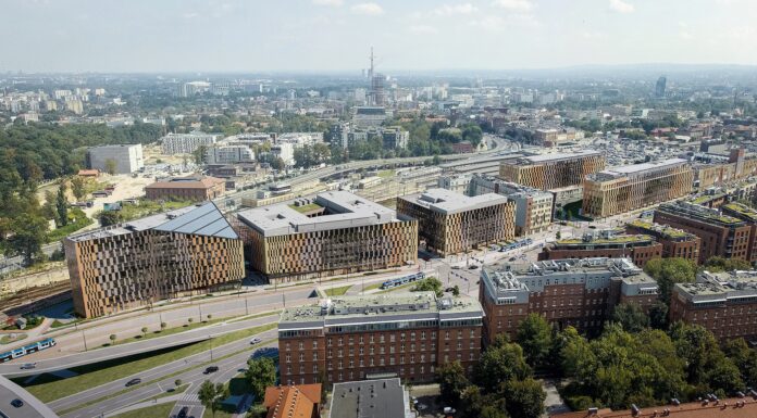 Zooplus przeniesie siedzibę do High5ive