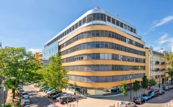 BIUROWIEC W CENTRUM WARSZAWY W NOWEJ ODSŁONIE Stratos Office Center