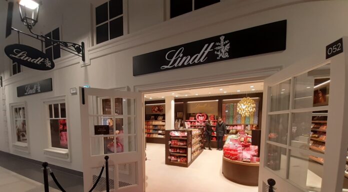 Lindt otworzył słodki salon w Designer Outlet Warszawa Lindt