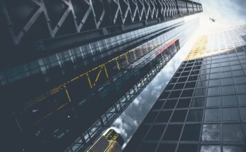 Covid-19 bez wpływu na kapitał prywatny w zakresie inwestycji globalnych na rynku nieruchomości komercyjnych w roku 2020 – odnotowano 9% wzrost powyżej średniej z ostatnich dziesięciu lat. The Wealth Report 2021