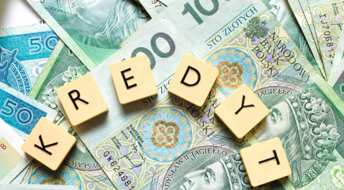 Wkład własny kredytów mieszkaniowych. Sprawdzamy, jakie pieniądze przynoszą obecnie Polacy do banków
