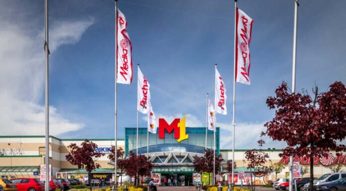 Rusza punkt szczepień przeciwko Covid-19 w centrum M1 w Markach M1 w Markach