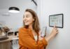 Wakacje bez zmartwień – jak zadbać o bezpieczeństwo mieszkania w czasie urlopu? smart home