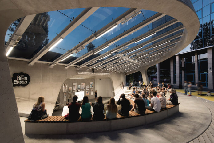 Amfiteatr Brain Embassy