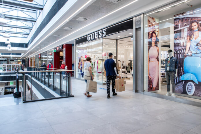 Guess w Focus Mall