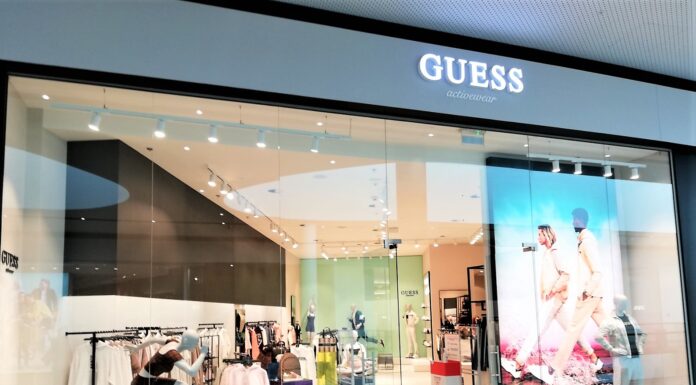 GUESS ACTIVEWEAR W BONARCE – MODA DLA AKTYWNYCH Guess