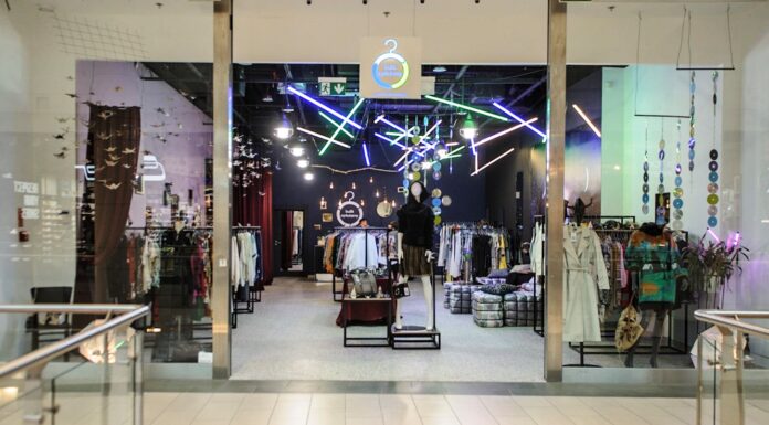 Zmieniają przyszłość mody. Ubrania Do Oddania otwierają pierwszy Cyrkularny Butik w Galerii Mokotów Ubrania Do Oddania