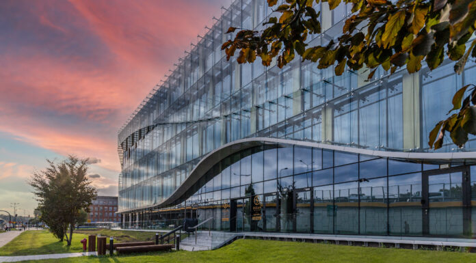 Polski zespół FLYR w Ocean Office Park w Krakowie FLYR Labs