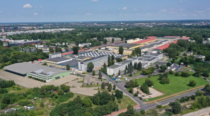 Peakside i Partners Group udostępnili PCK magazyn w Warszawie na rzecz pomocy Ukraińcom PCK Peakside