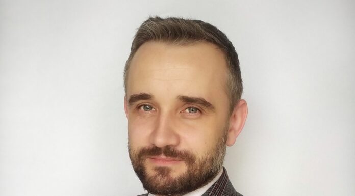 Adaptacja przestrzeni biurowej to kluczowe wyzwanie dla modelu pracy hybrydowej. 58% firm stawia na rekonfigurację biura Adaptacja przestrzeni biurowej