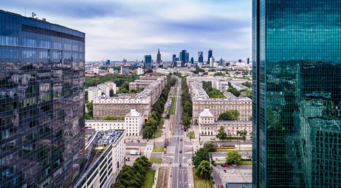 W Warszawie mniej wolnych biur, w regionach rośnie wybór