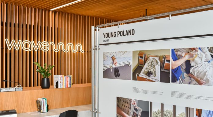 Pierwsza wystawa Grand Press Photo 2022 w Gdańsku. Zwycięskie fotografie można oglądać w biurowcu Wave