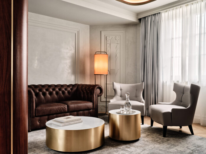 The Crown Handwritten Collecion